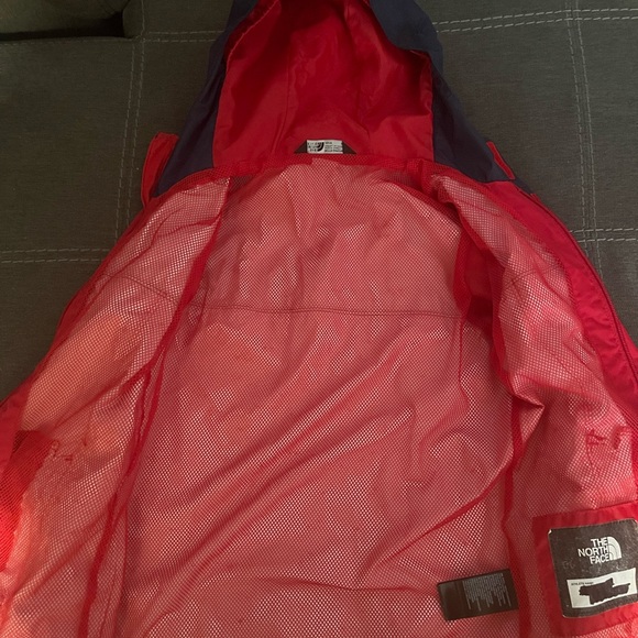 Boys North face rain jacket with lining - Picture 2 of 5